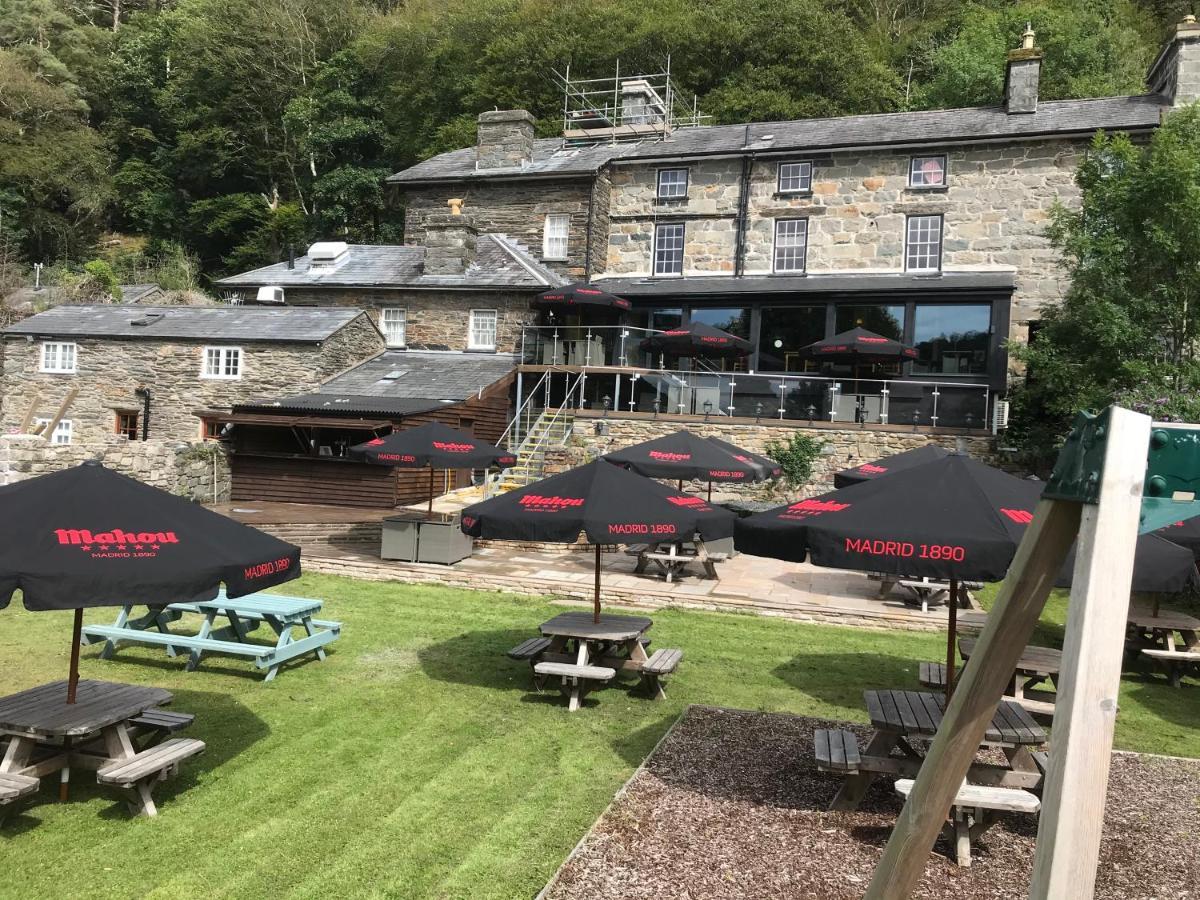 Grapes Hotel, Bar & Restaurant Snowdonia Nr Zip World Blaenau Ffestiniog Exterior foto